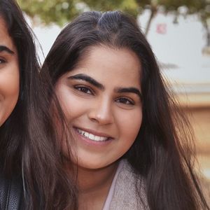 Meet your Posher, Karis